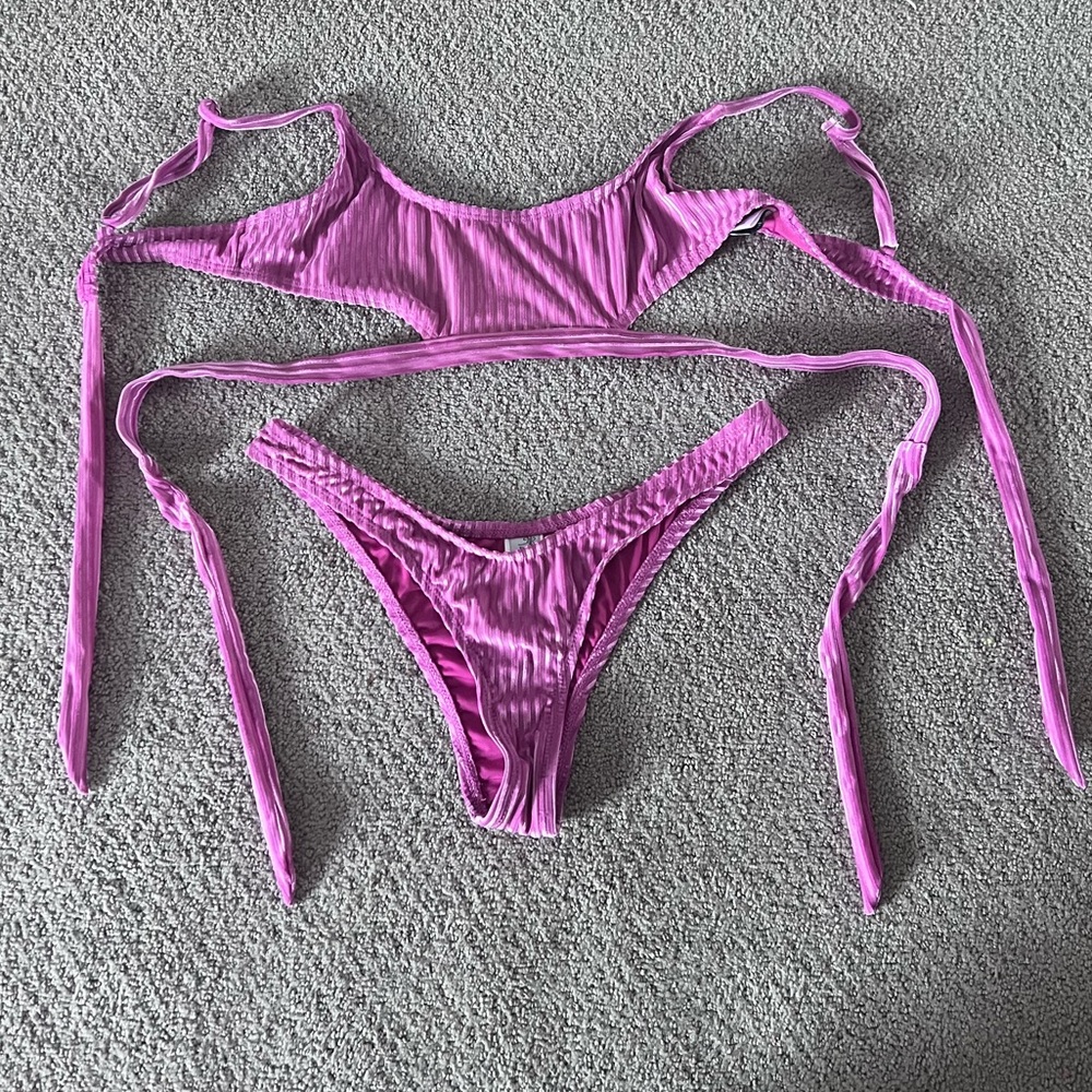 Dippin’ Daisy’s Bikini new!!